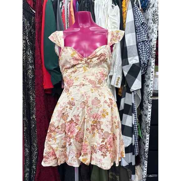 Forever 21 Dresses & Skirts - Sale! Forever 21 Floral Mini Dress - Cream and Pink